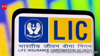 Government mops up 31.5k cr from LIC share sale