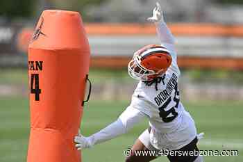 49ers officially sign Pro Bowler and journeyman DE