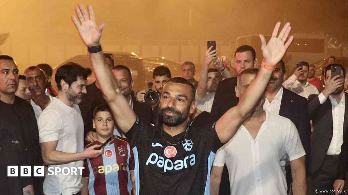 Salah given hero's welcome before Trabzonspor move