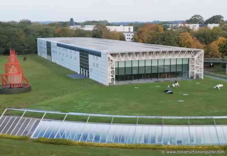 £90m bid race for iconic Foster museum revamp