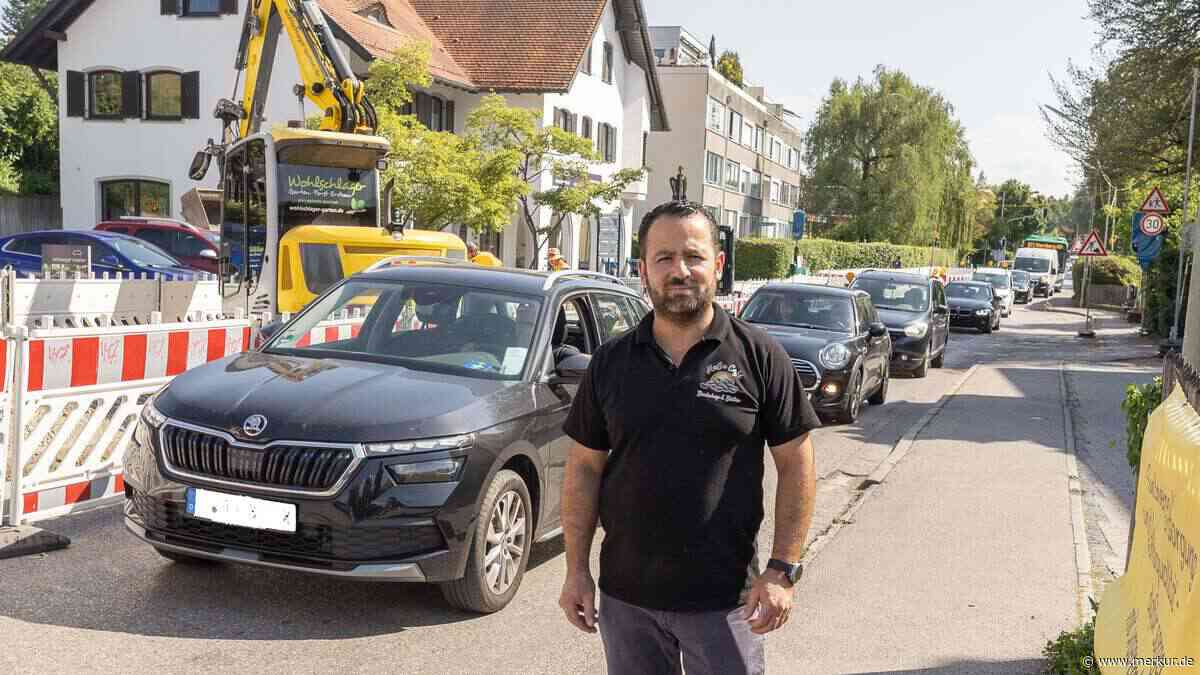 Ampel schaltet nur 35 Sekunden auf Grün – Autofahrer steht elf Minuten