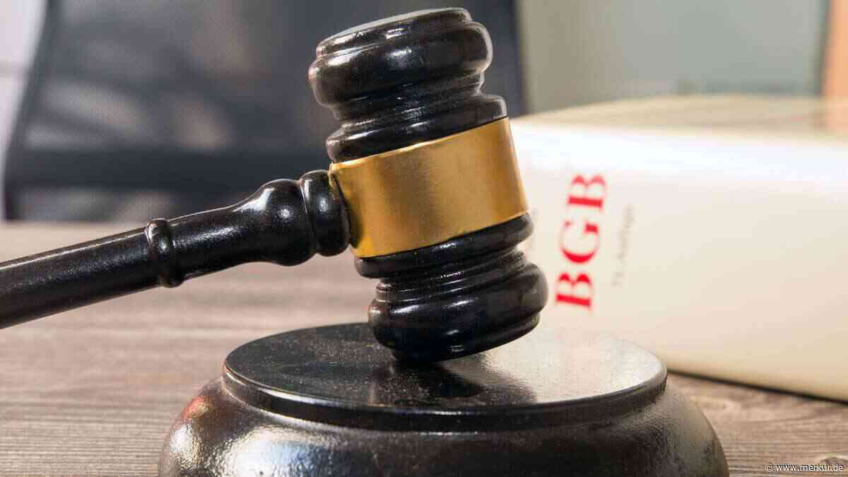 Mann schlägt Ex und stalkt sie trotz Kontaktverbot – vor Gericht zieht er Einspruch zurück