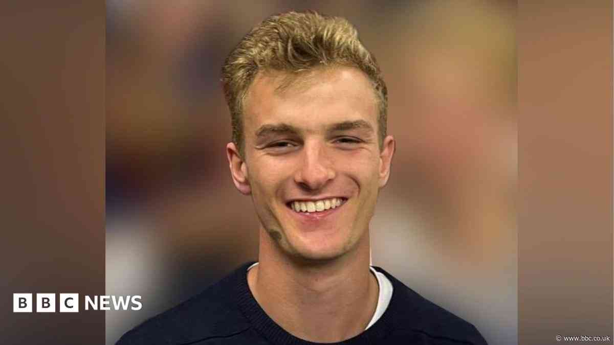 Teenage kayaker's body found in sea