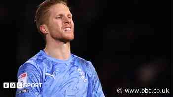 Burnley bring in experienced goalkeeper Amos