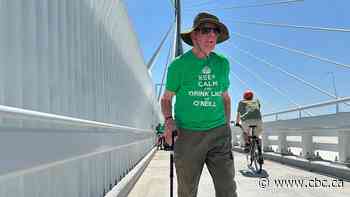 93-year-old Windsor man fulfills dream of walking Gordie Howe bridge