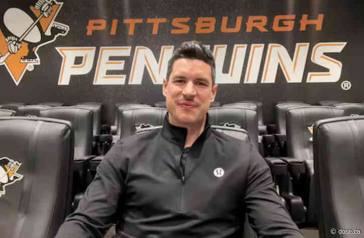 Sidney Crosby made not one, but two gestures that are going viral online