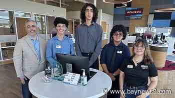 Pasco students gain experience in banking through paid internship