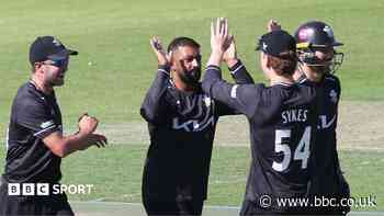 Surrey beat Kent to go level with Foxes at the top