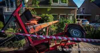 Omgevallen verhuislift doorboort woning in Eindhoven: bewoners zaten net buiten te eten
