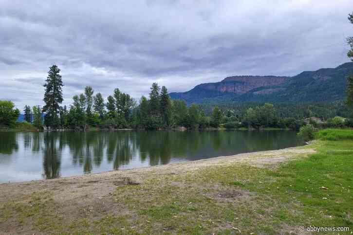 Calgary man says beachside heroics saved his son from drowning in Enderby river