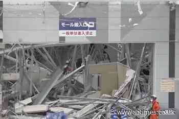 Japanese Surgeons Keeping a Open-Surgery Patient Stable While a Severe Earthquake Shakes the Operating Room