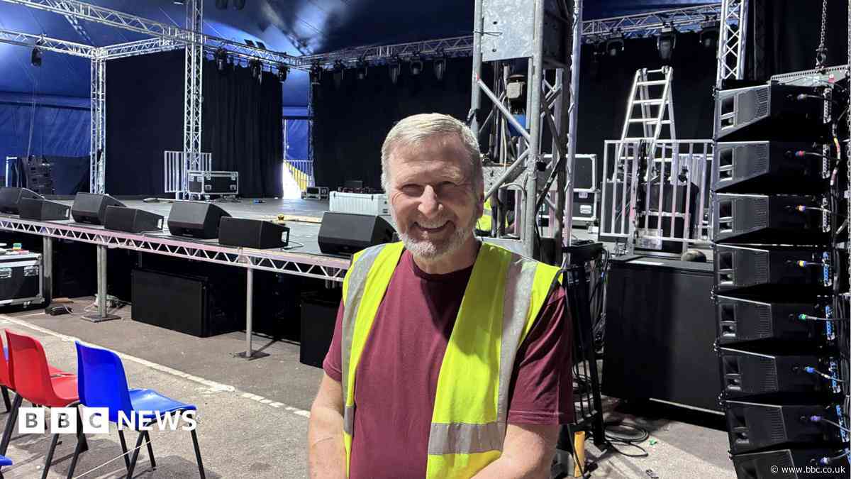 Big acts like Blue set to perform 'in car park'