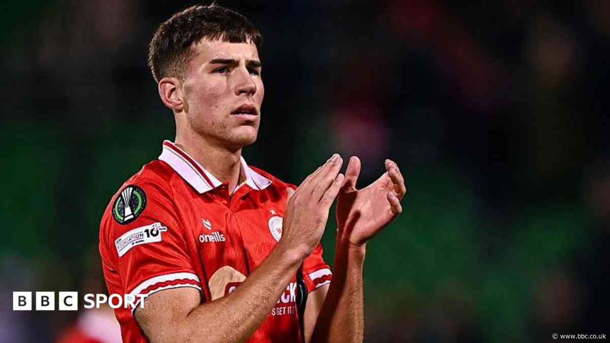 Oldham sign Bolton centre-back Temple on loan