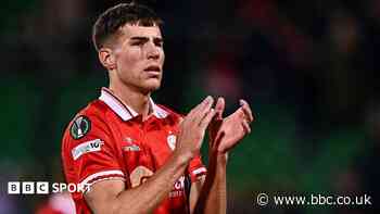 Oldham sign Bolton centre-back Temple on loan