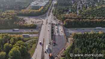 Vollsperrung im November: A99 mit Ersatzbrücke auf großem Umbau vorbereitet