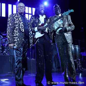 Earth, Wind and Fire postpone gig with Lionel Richie after member suffers 'medical emergency'