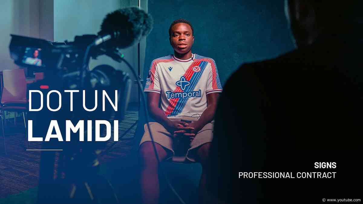 Dotun Lamidi Signs his professional contract