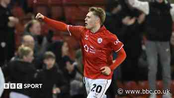 Glovers sign winger Lennon on loan