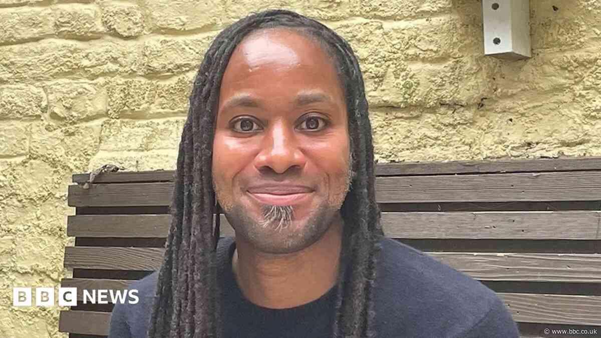 Met Police boss admits mistake over plagiarism row
