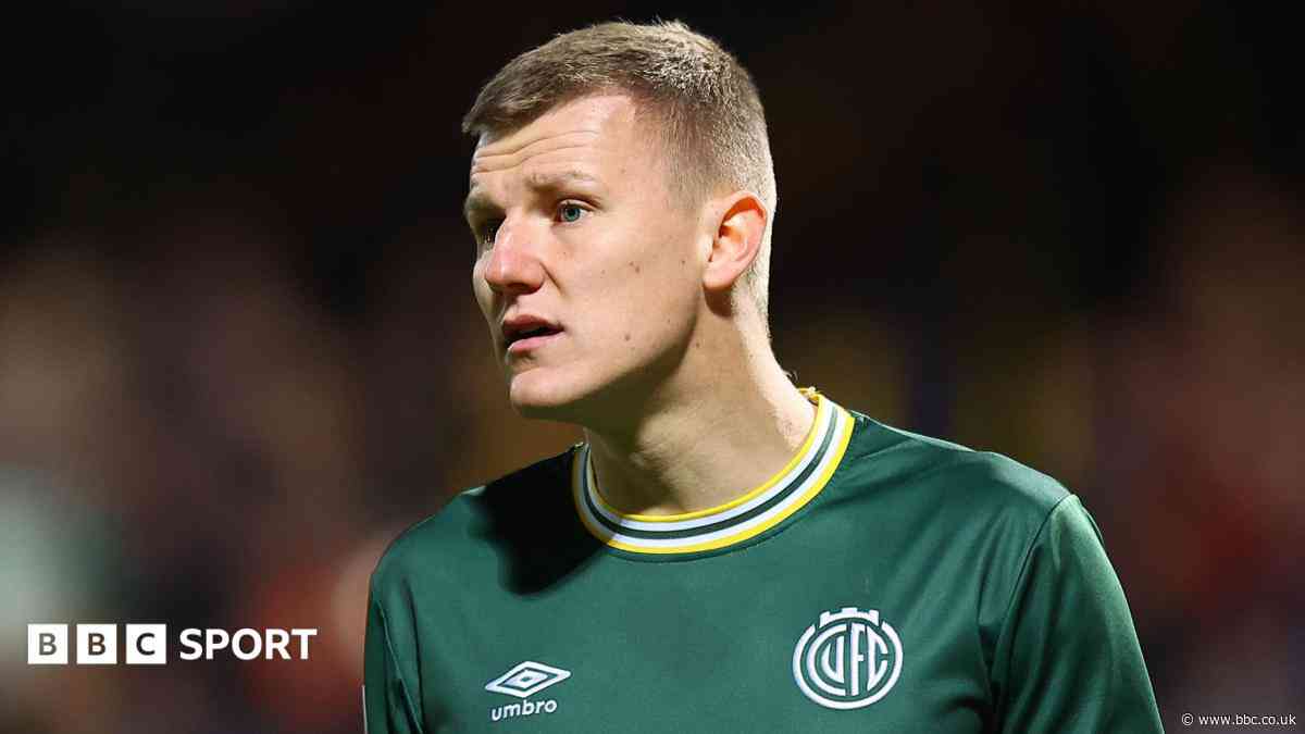 Cambridge keeper Eastwood 'delighted' with new deal