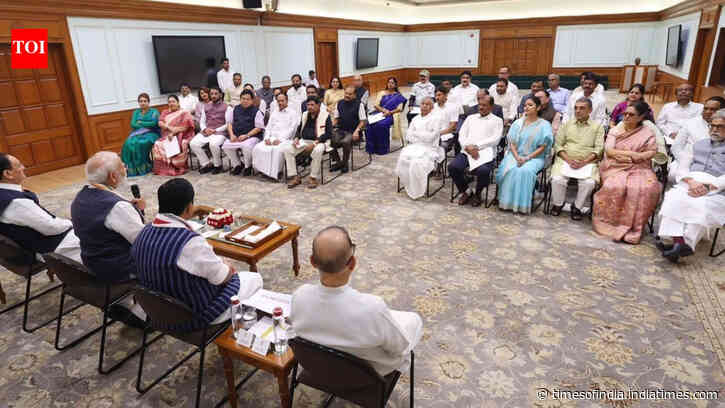'Avoid Lutyens web': PM Modi's advise to 45 NDA MPs at breakfast meet