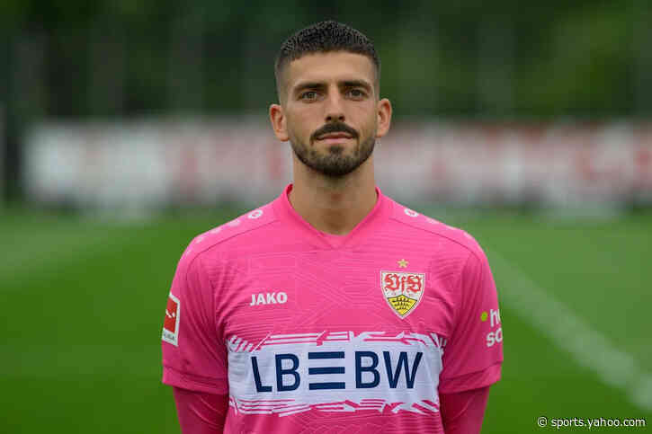 VfB Stuttgart keeper Fabian Bredlow enjoys strong backing in planned No. 1 Dennis Seimen’s absence