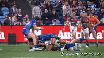 Ref penalises Dogs for knee to the head