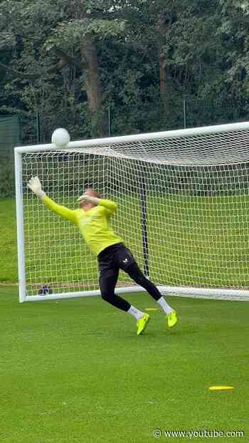 Experience between the sticks 🧤 #burnleyfc #football #efl