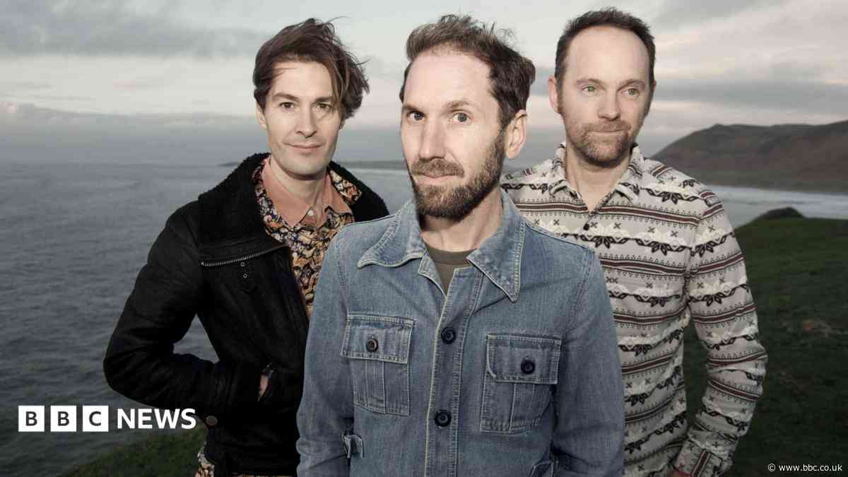 'Scratch choir' to join band at hometown concert