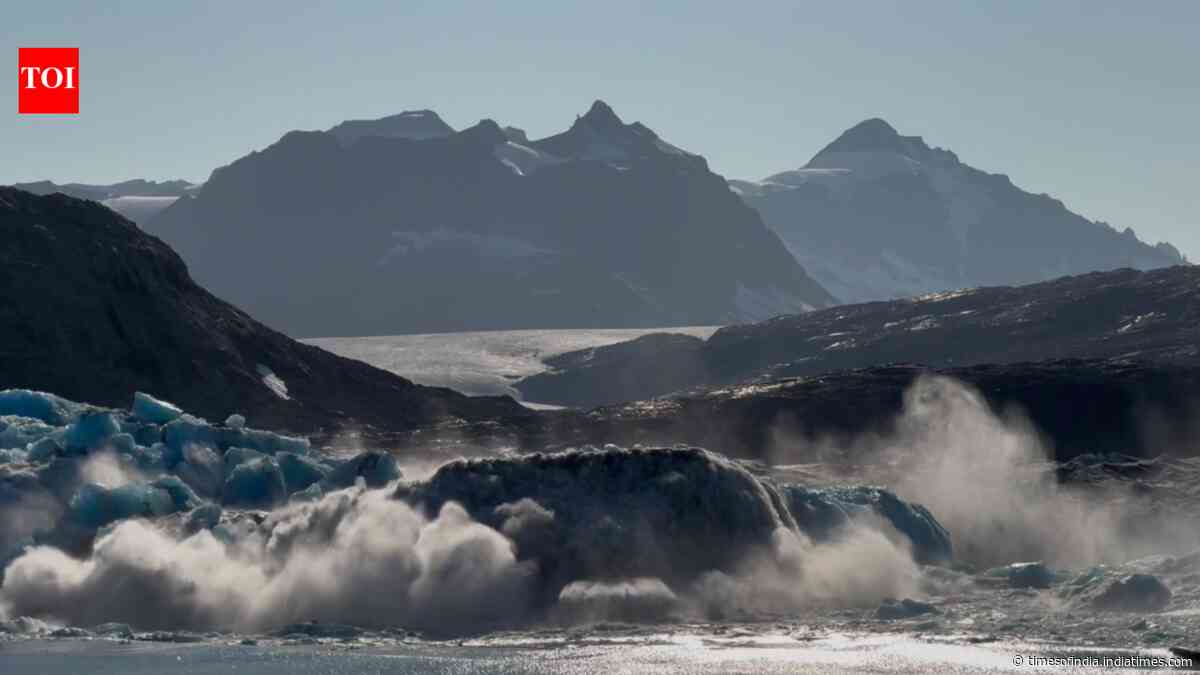 Scientists watched a 1km-wide, 100m-thick section of Greenland’s Sorgenfri glacier break away