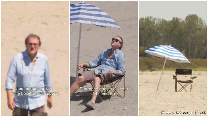 Bonelli pianta l’ombrellone nel letto del Po: “Bella spiaggia, vero? Invece è il fiume. Un disastro”