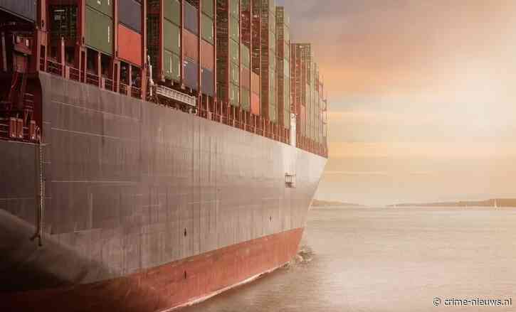 800 kilo cocaïne aangetroffen in vrachtschip uit West-Afrika bij controle in Amsterdam