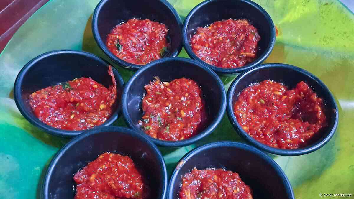 Selbstgemachtes Tomaten-Chutney: Vorrat für den Winter aus Sommer­tomaten