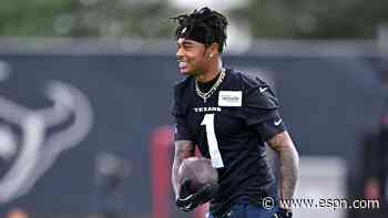 Texans' Dell going for it after injury absence