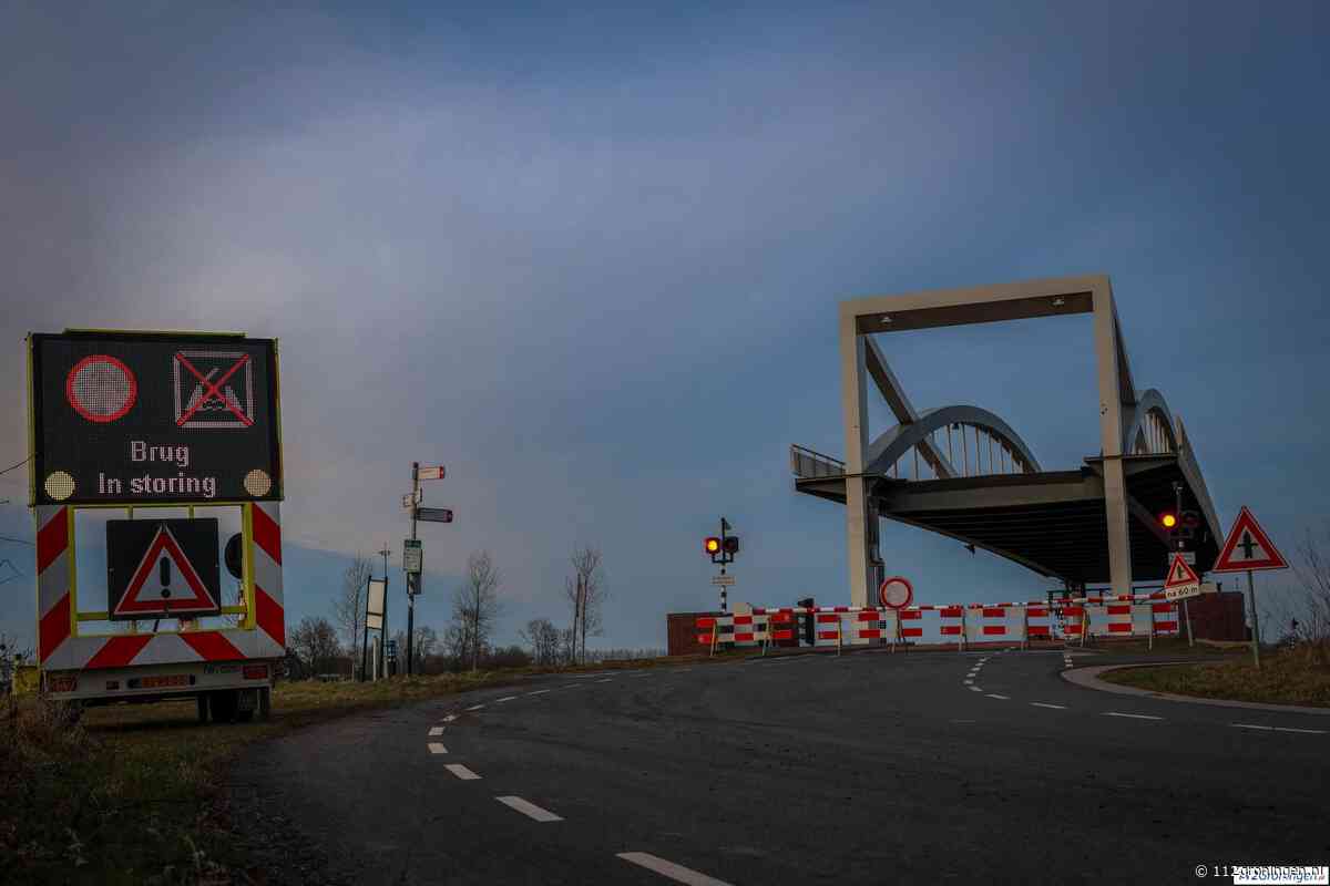 Dorkwerderbrug afgesloten door storing