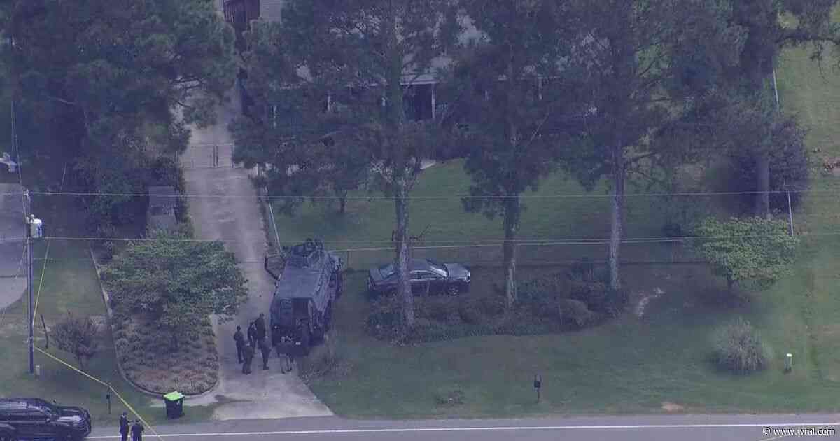 Suspect, Edgecombe deputy exchange fire outside home on NC 43