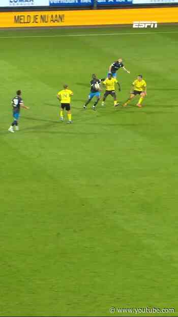 En dán dit nog... Jean-Paul N'Djoli met een wereldgoal 😱🚀