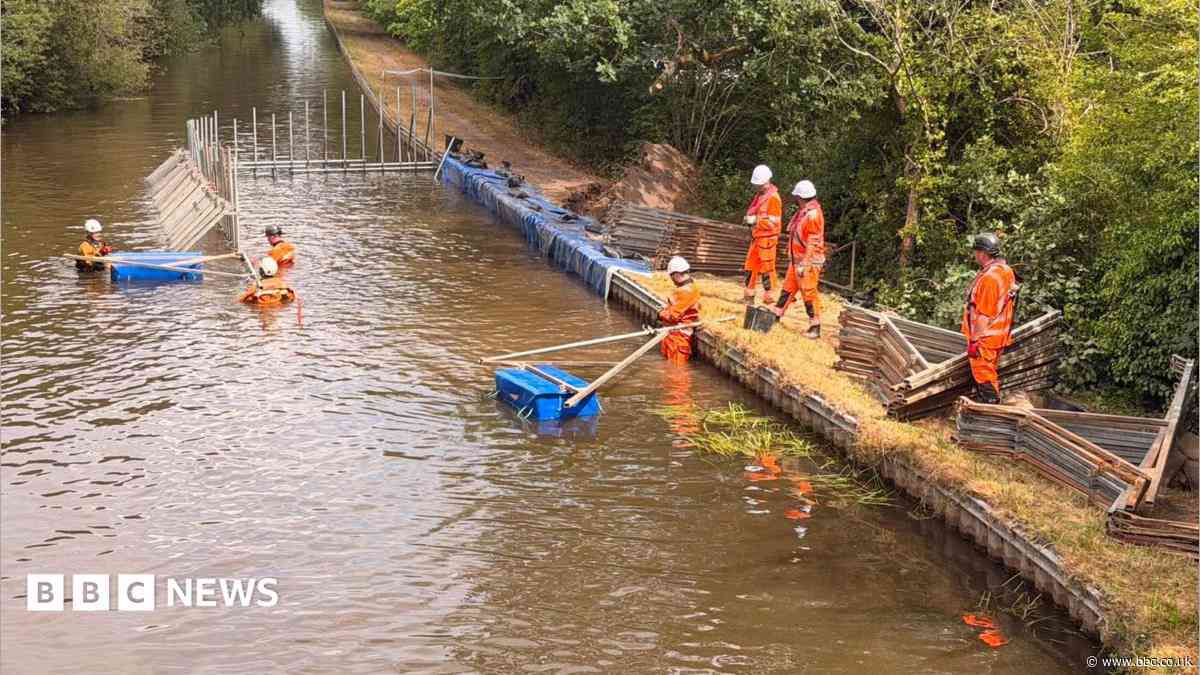 Canal breach blocks boats as engineers assess damage