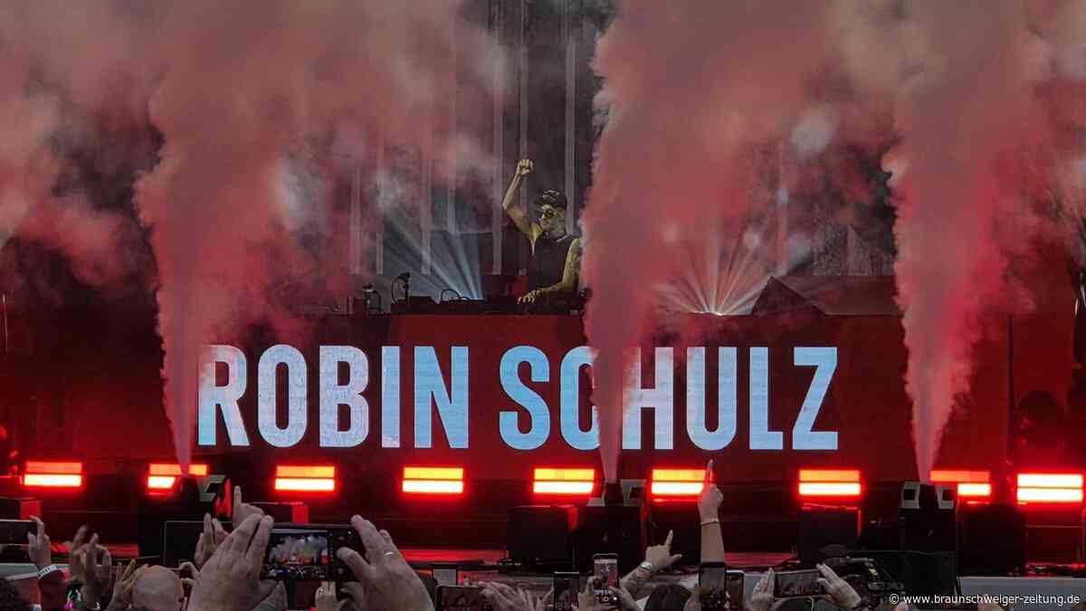 Autostadt: Robin Schulz trauert bei Konzert in Wolfsburg um toten Kollegen