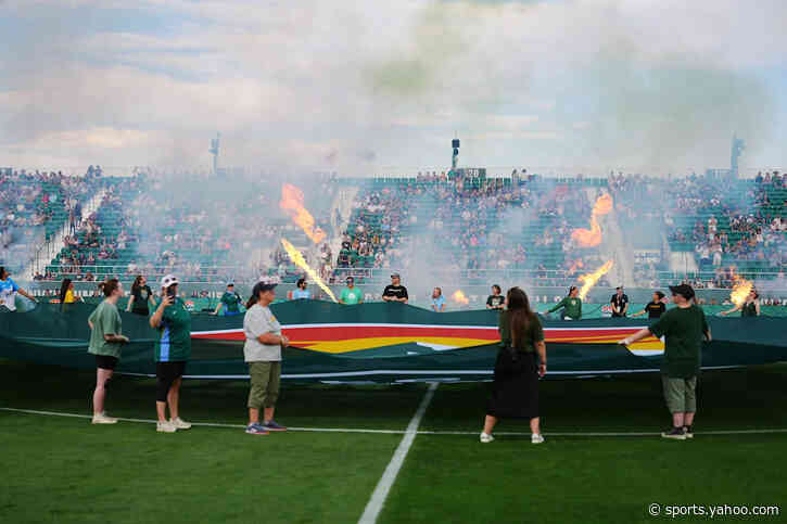 Denver Summit-Utah Royals match pushed back by 6 hours due to extreme heat, as NWSL weather policy receives scrutiny