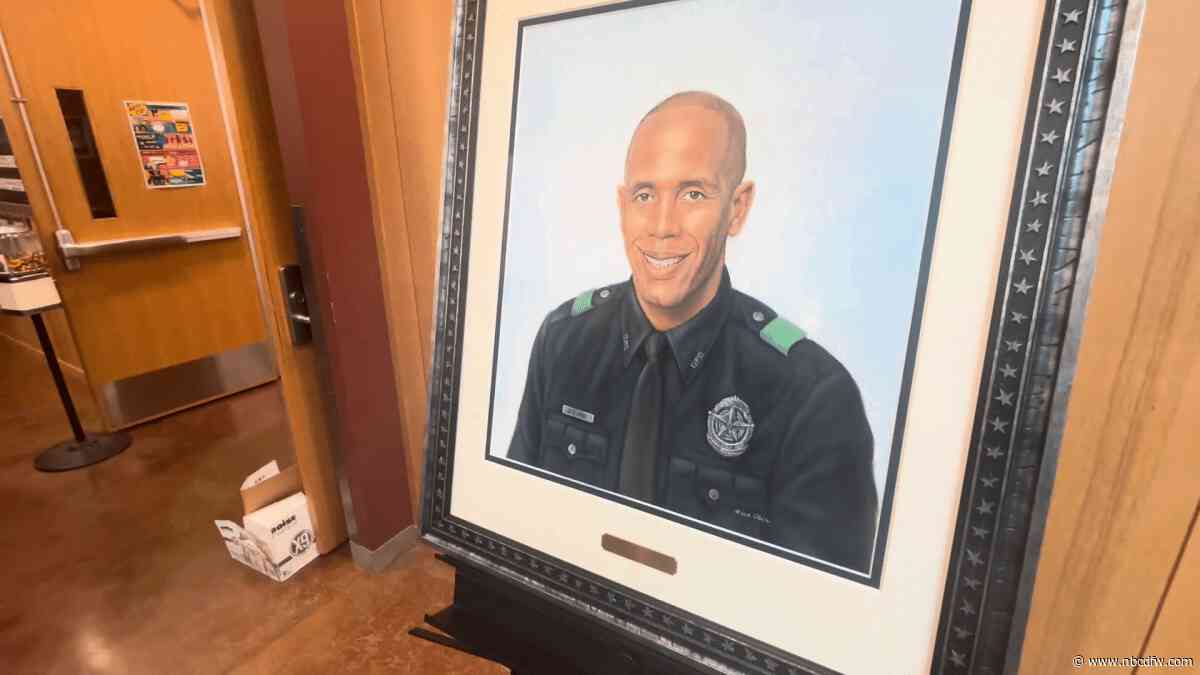 Fallen Dallas Police Officer Darron Burks honored with portrait dedication