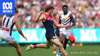 Live: Melbourne's top-four hopes on the line as it hosts Fremantle