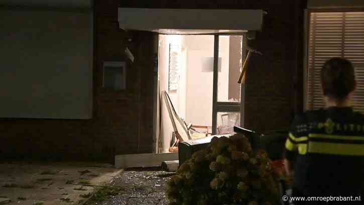 Explosie verwoest voordeur, ruiten en rolluik van huis in Breda