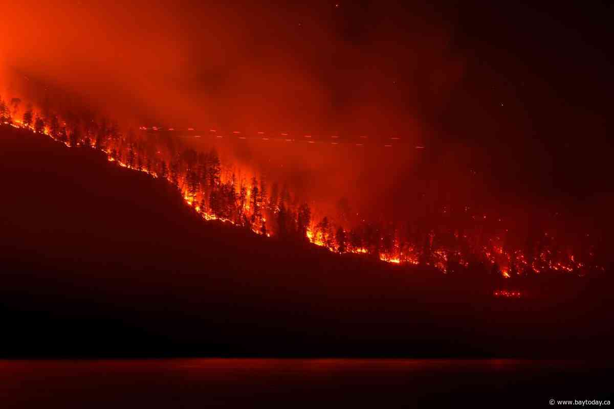 Evacuations underway as new Okanagan, B.C., wildfire explodes in size