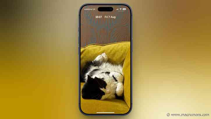 iOS 27's New Compact Clock Gives Your Wallpaper Room to Breathe