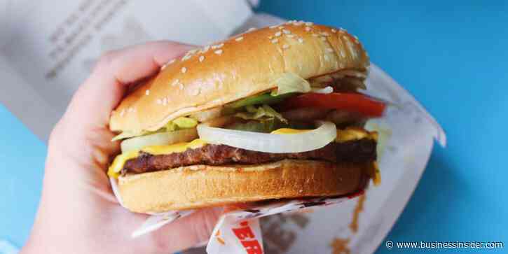 I tried Burger King's upgraded Whopper, which the chain says is helping drive sales. I can see why.