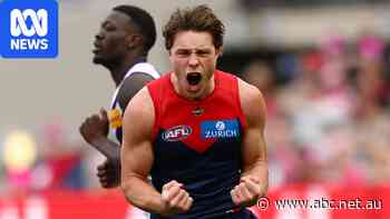Live: Petty stars as Dees claim thriller over Dockers, Swans host Power