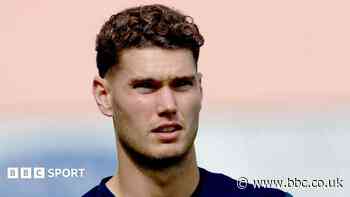 Stevenage sign ex-Norwich keeper Barden