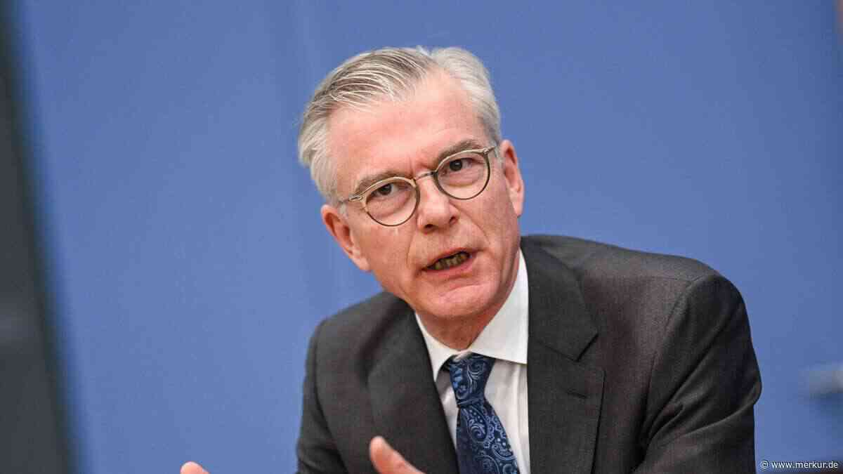 Streit um Rente mit 63: Wirtschaftsweiser warnt Merz – Rentenreform könnte wie Dominosteine fallen