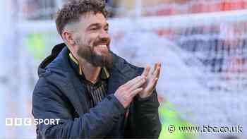 Rotherham sign veteran striker Bradshaw